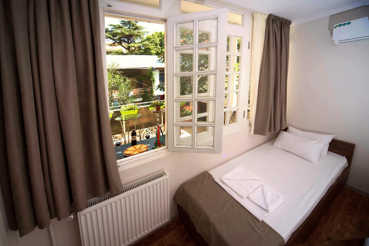 Bon Voyage Hostel Τυφλίδα Εξωτερικό φωτογραφία