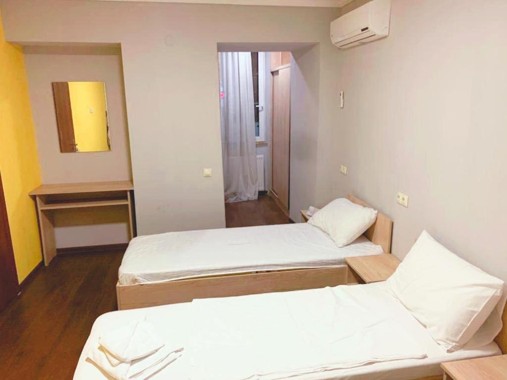 Bon Voyage Hostel Τυφλίδα Εξωτερικό φωτογραφία